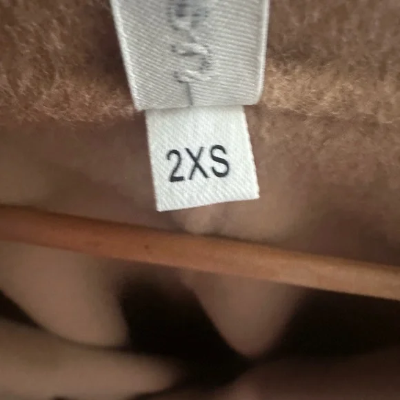 Elegant Tan Women's Overcoat - Picture 3 of 7